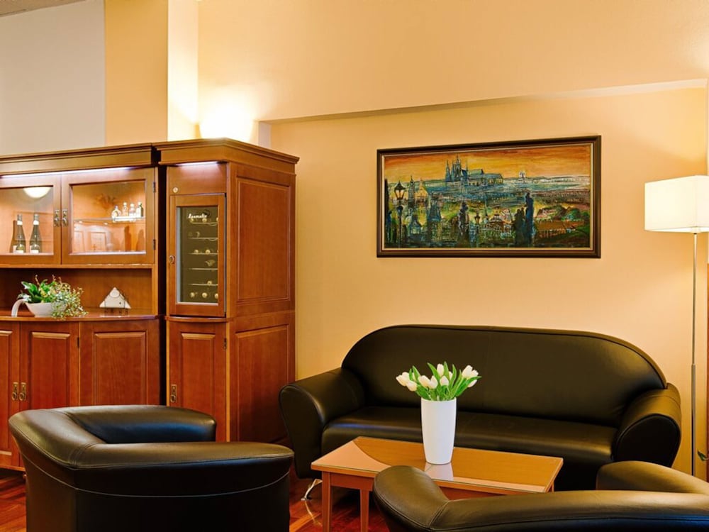 Cloister Inn