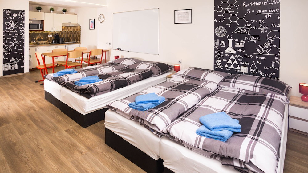 Hotel School Apartment By Metro Stop Vyšehrad