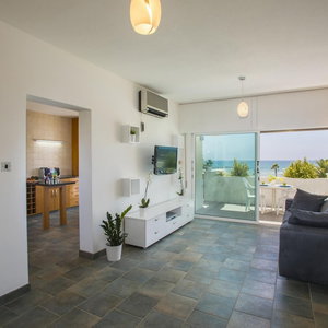 Sejur Lordos Sunshore Beachfront Suite vacanta Voroklini