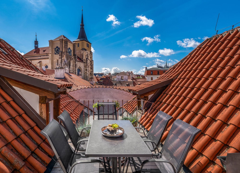 Hotel Chateau 9 Apartments By Adrez Living