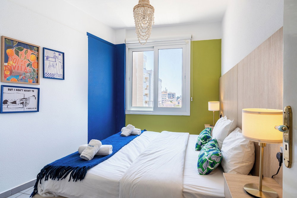 Whispering Palms 1-Br Apt. By Finikoudes Beach