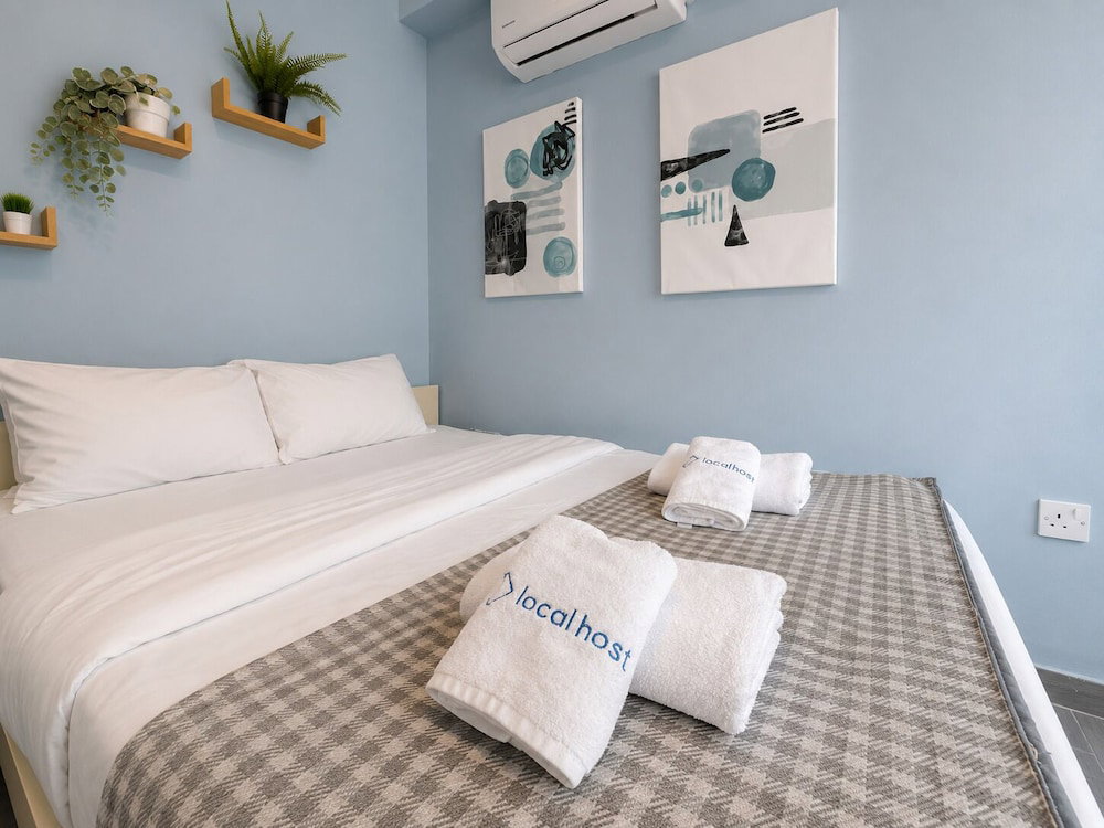 Burst - Chic Studio & Balcony In Larnaca