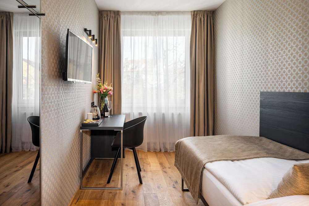 Aida Hotel