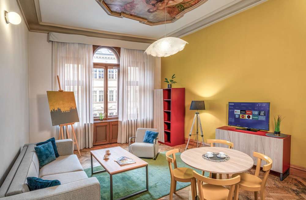 Hotel Art House Apartments By Adrez Living