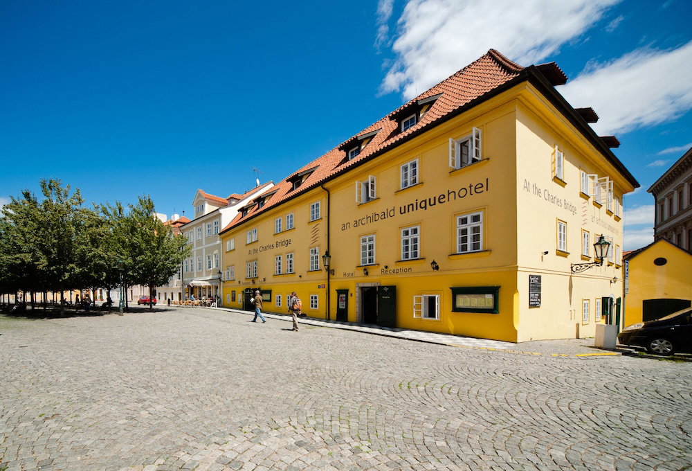 Hotel Archibald At The Charles Bridge