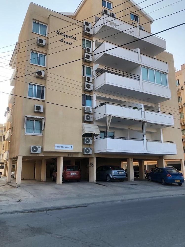 Hotel Chloris 3- Bedroom Apartment In Larnaca