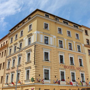 Hotel Gallery Hotel Sis cazare Branik