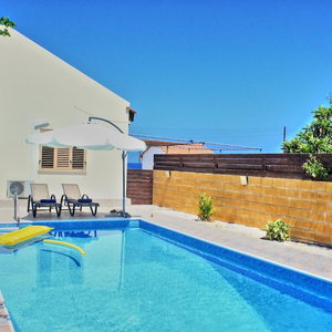 Hotel Villa Majestic In Agia Marina Chrysochous cazare Pomos