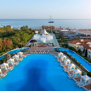 Hotel Titanic Mardan Palace cazare Lara
