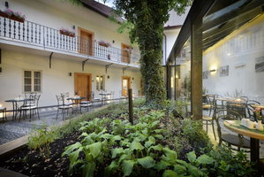 Hotel Hotel At The White Lily cazare Mala Strana