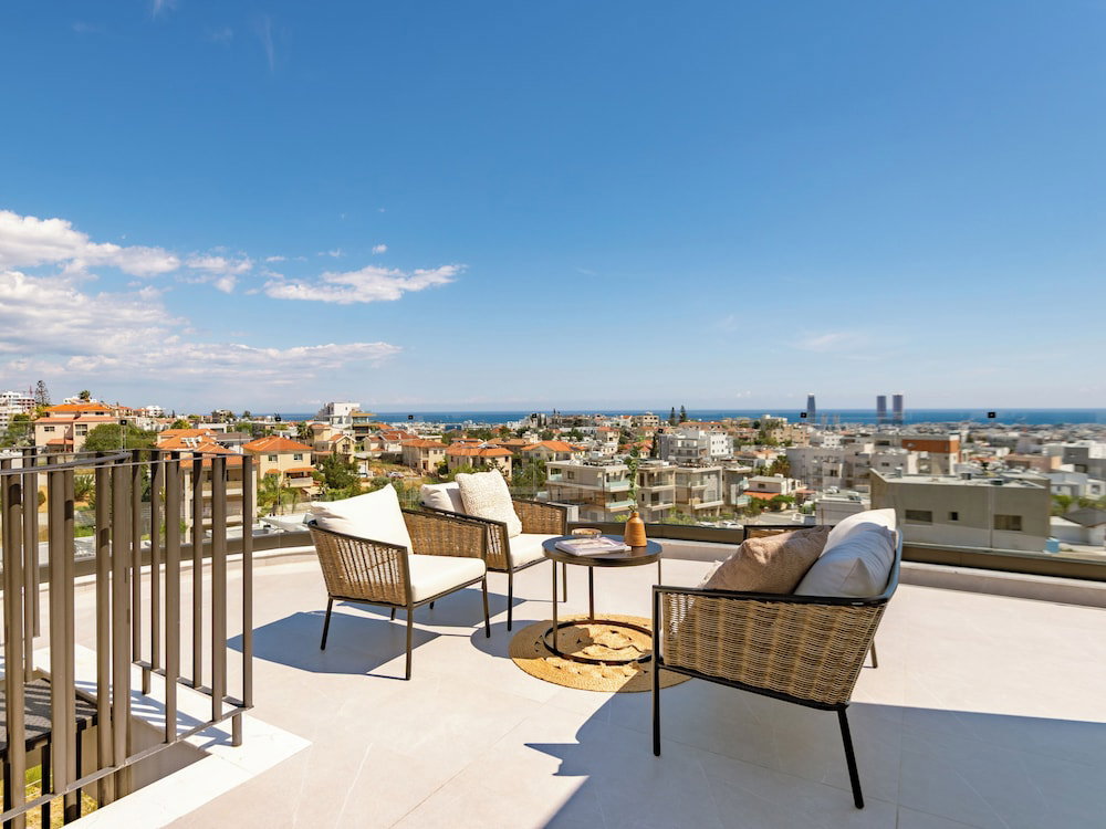 Hotel Sanders Eduardovich Limassol - Full Building