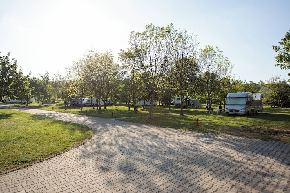 Hotel Camp Dzban