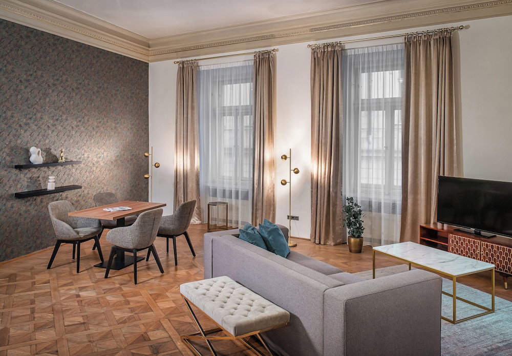 Hotel Golden Angel Suites By Adrez Living