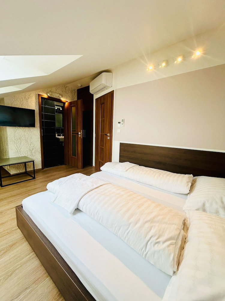 Villa Many Rooms With Free Parking