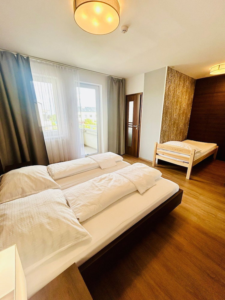 Villa Many Rooms With Free Parking