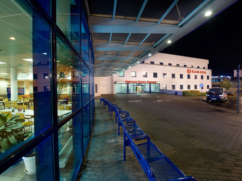 Hotel Ramada By Wyndham Airport Prague