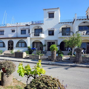 Hotel Follow The Sun cazare Polis