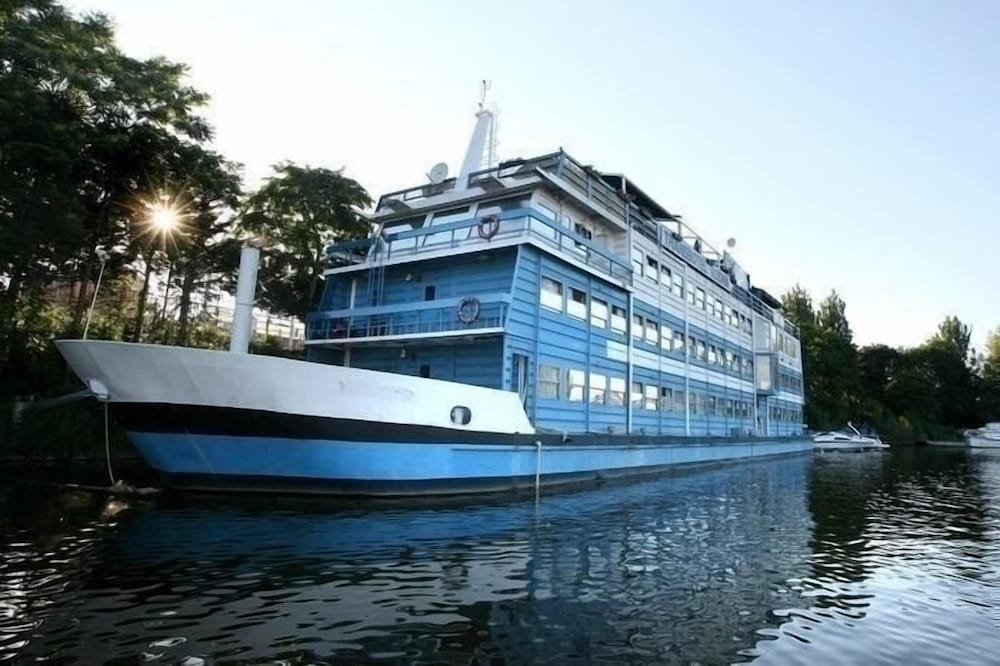 Hotel Botel Vodník