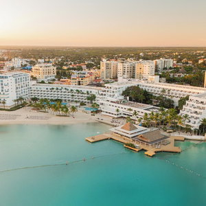 Hotel Santo Domingo Bay Convention Resort & Casino cazare Boca Chica