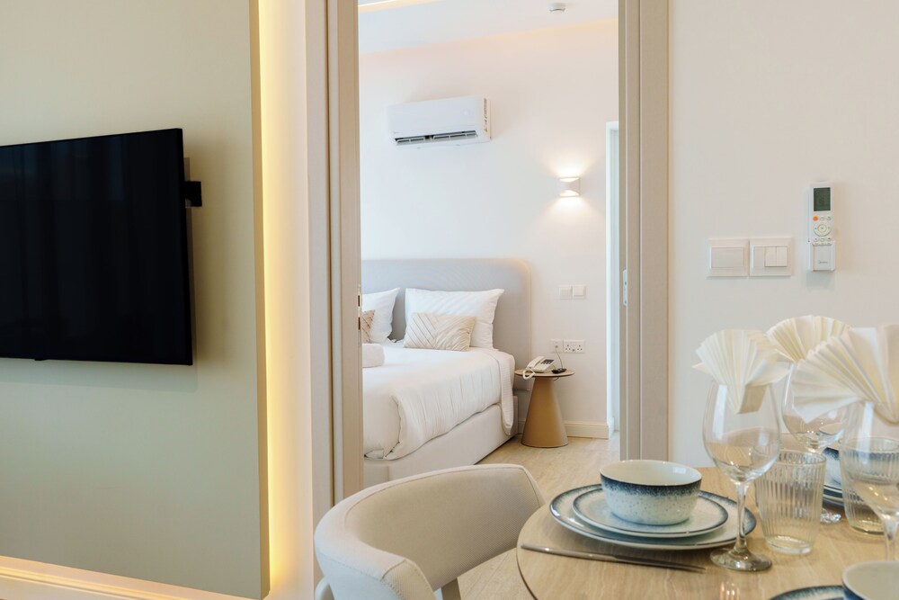 Dinglis Beach Hotel Apartments