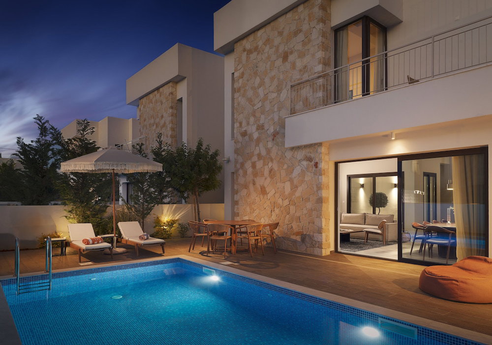 Hotel Liv & Co Suites & Villas