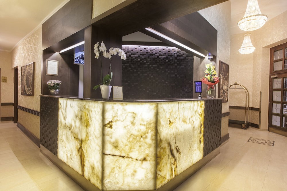 Green Garden Hotel