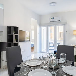 Sejur Vibe - 1 Br Apt & Balcony In Larnaca vacanta Meneou
