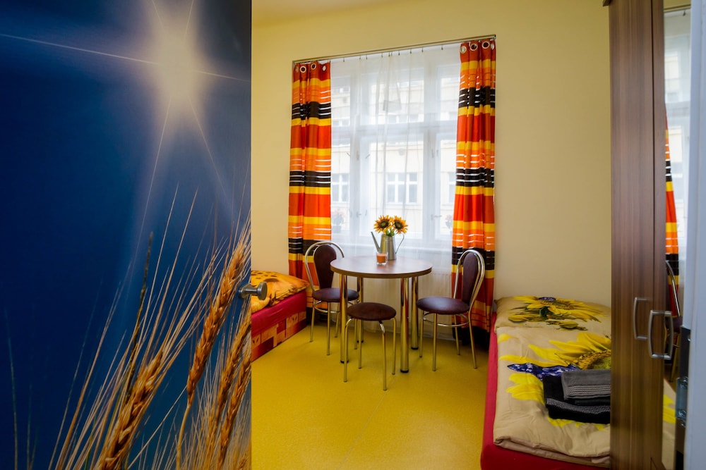 Hotel Apartment Four Year Seasons