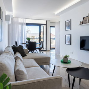 Sejur Averna - Breezy 2-Br Apt. In Larnaca vacanta Meneou