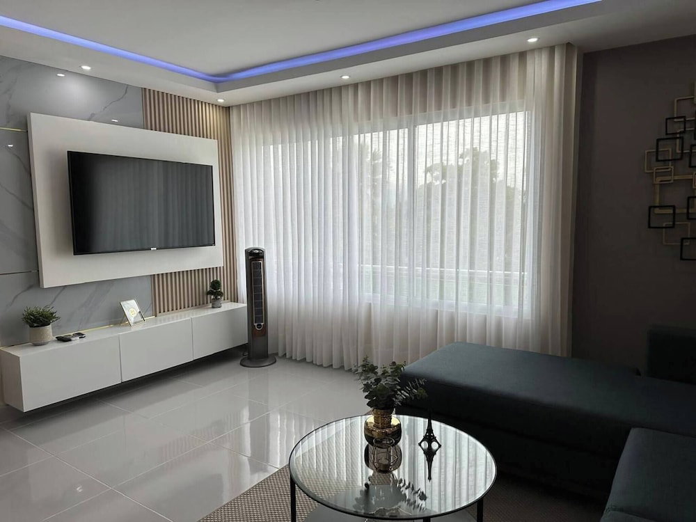 Hotel Serene 2-Bedroom Apartment With Mountain Views In Santiago