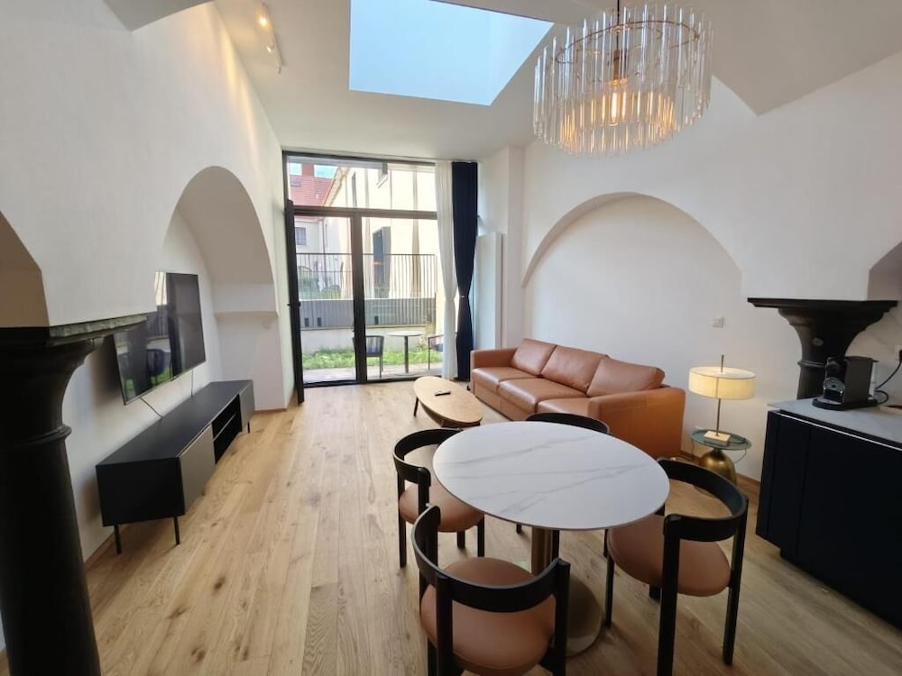Hotel Free Parking, Nuslesky Pivovar Blue Arch Luxury Apartment With Garden