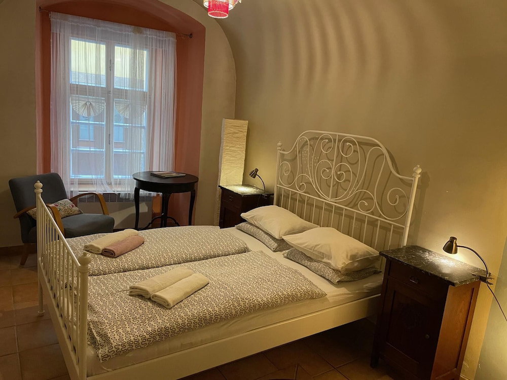 Hotel 1 Bed Flat - Sleeps 3 - Pets - Wifi