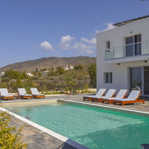 Hotel Luna Mare In Agia Marina Chrysochous cazare Pomos