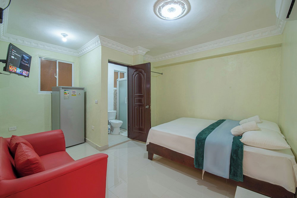 Hotel Room-Single Room With Queen Bed Near Sdq