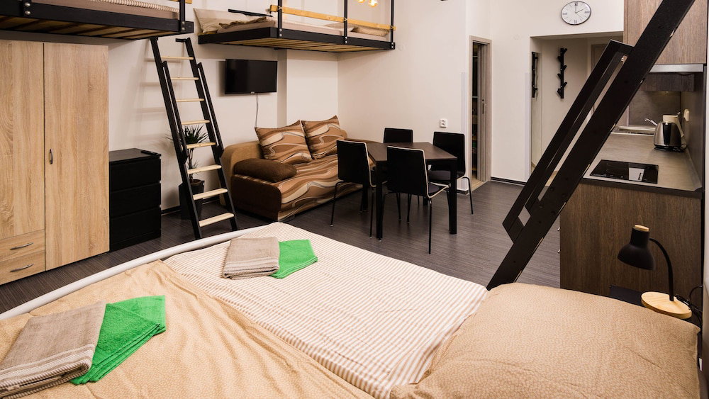 Hotel Flying Bed Apartment Close To Castle