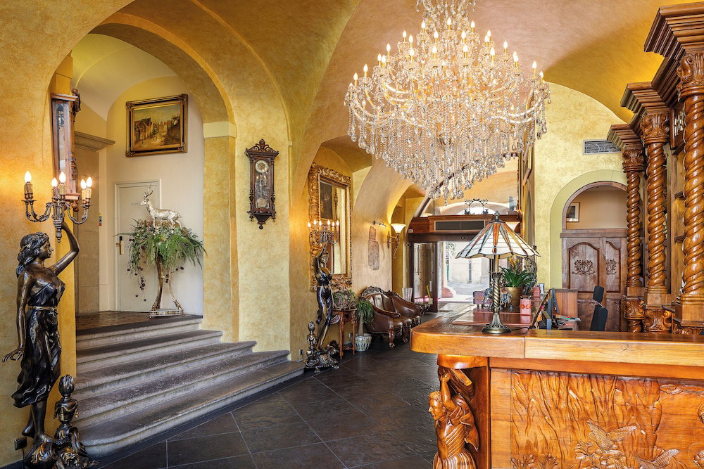 Iron Gate Hotel & Suites Prague By Bhg