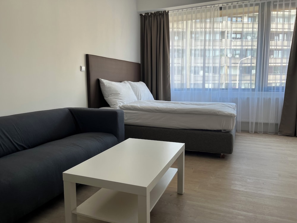 Post 120 Suites
