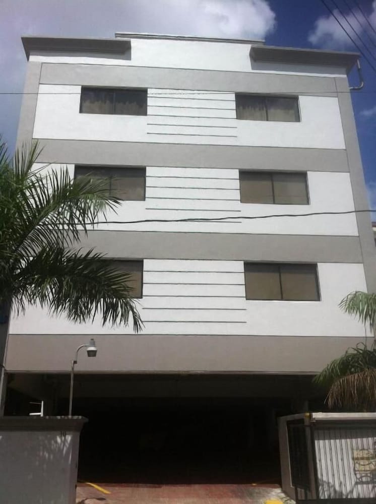 Hotel Micro Hotel Condo Suites