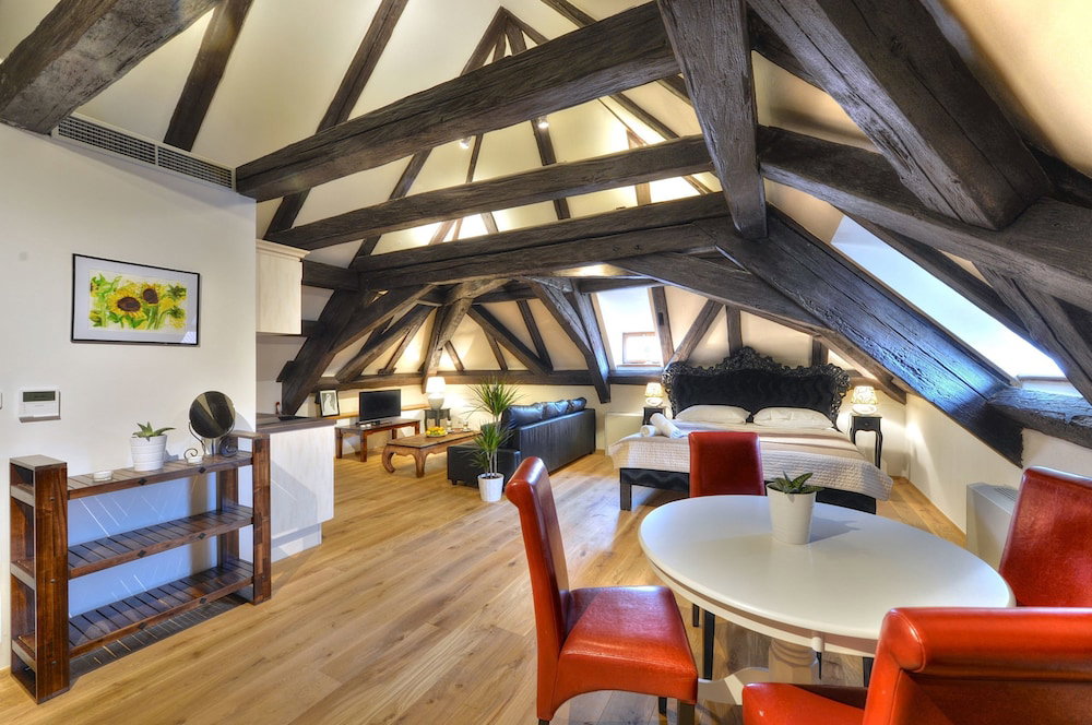 Hotel Old Town Boutique Apartments