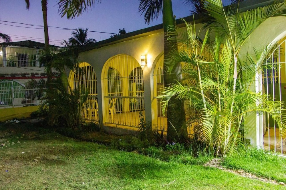 Hotel Casa Tropical Rd