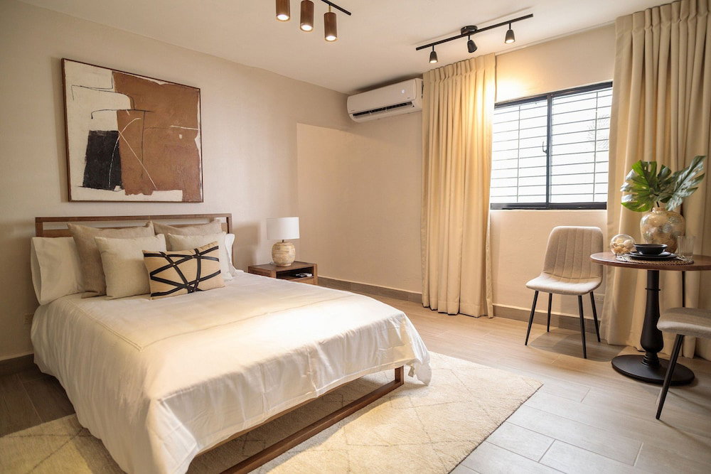 Hotel Plaza Colonial Residence By Yellowkey