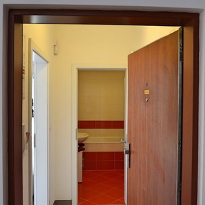Hotel Bastien Studio Near Airport cazare Chrastany