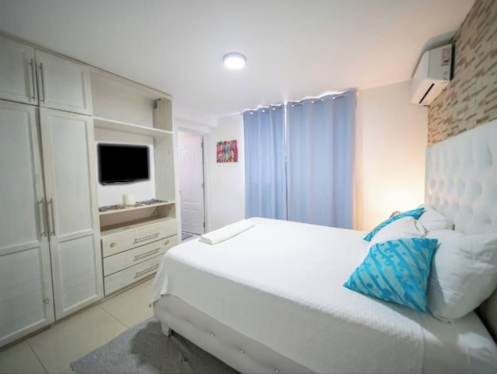 Hotel Fully Equipped New 3Br Apt Dt 2Mins To The Beach