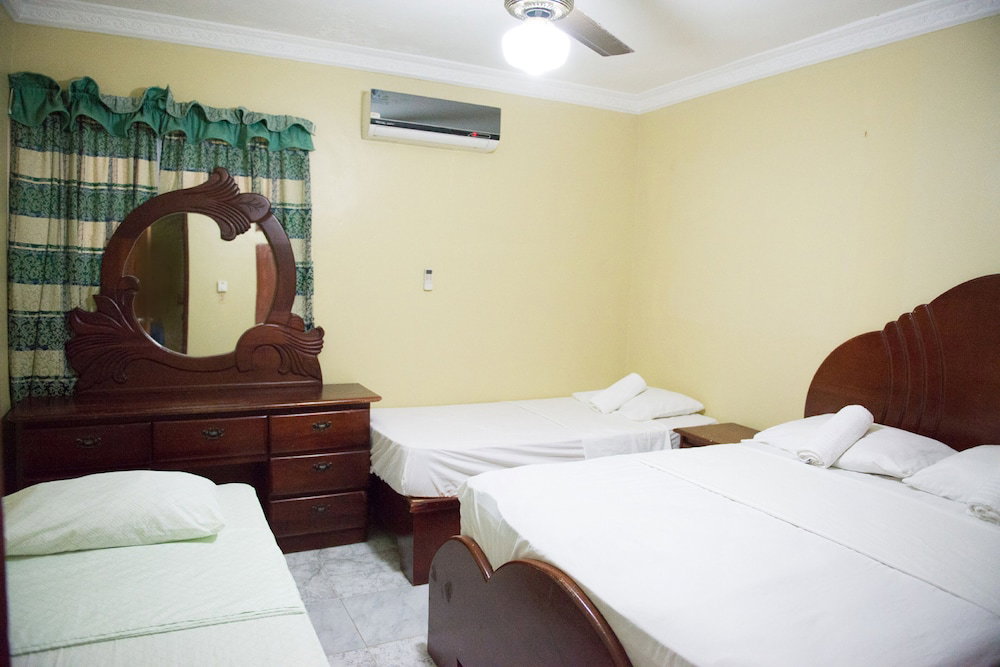 Hotel Modern 2Br Apartment Terrace Near Airport - Santo Domingo Este