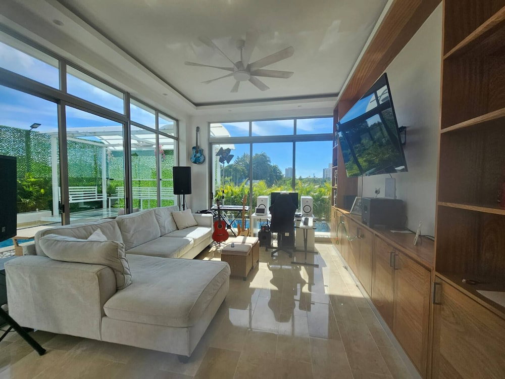 Hotel Luxurious 3-Bedroom Apartment In Juan Dolio With Pool Access