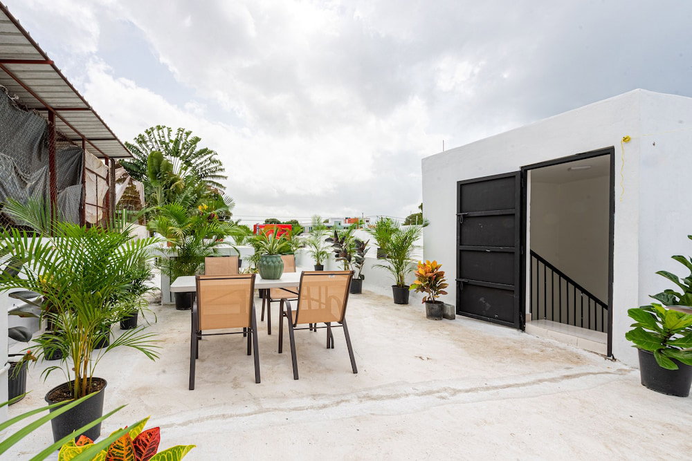 Hotel Bamboo House