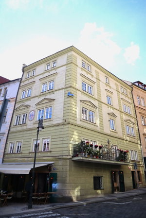 Hotel At The Blue Lion & Parking Assistance cazare Mala Strana