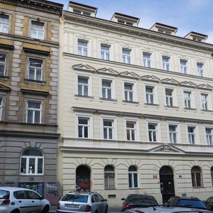 Hotel Apartment Continents By Train & Bus St. cazare Karlin