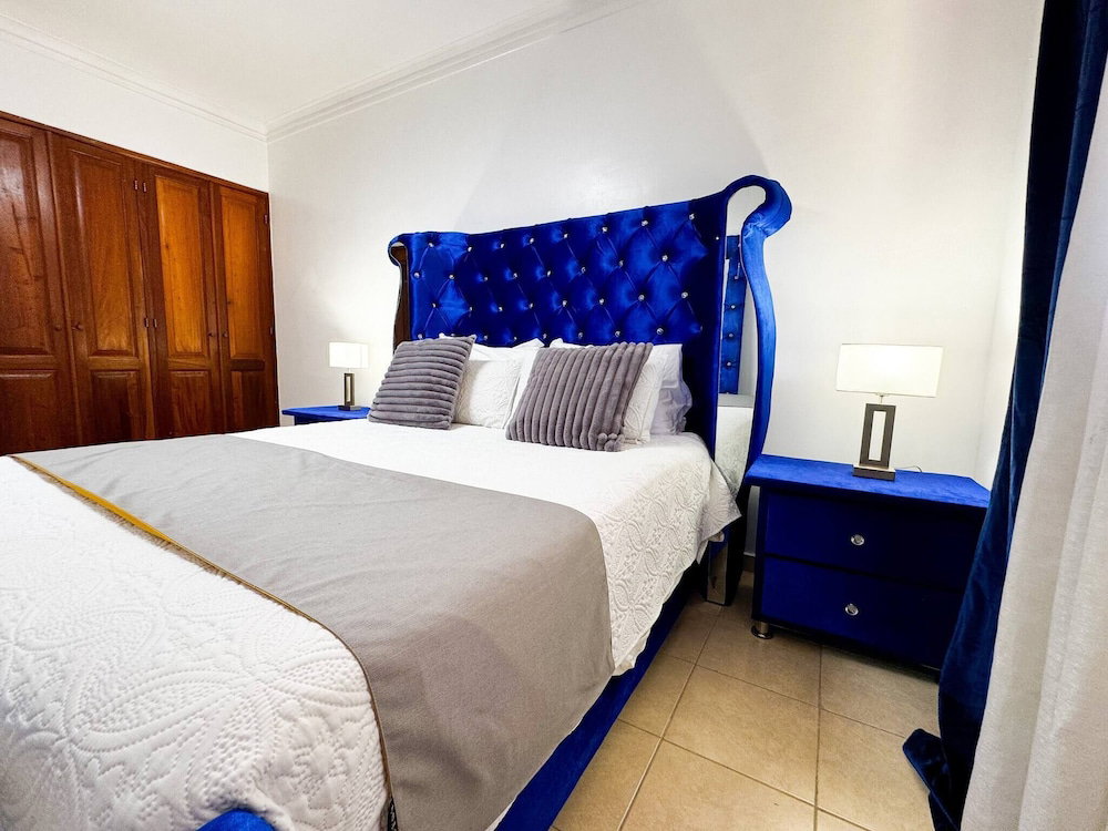 Hotel Jacuzzi Haven Villa!