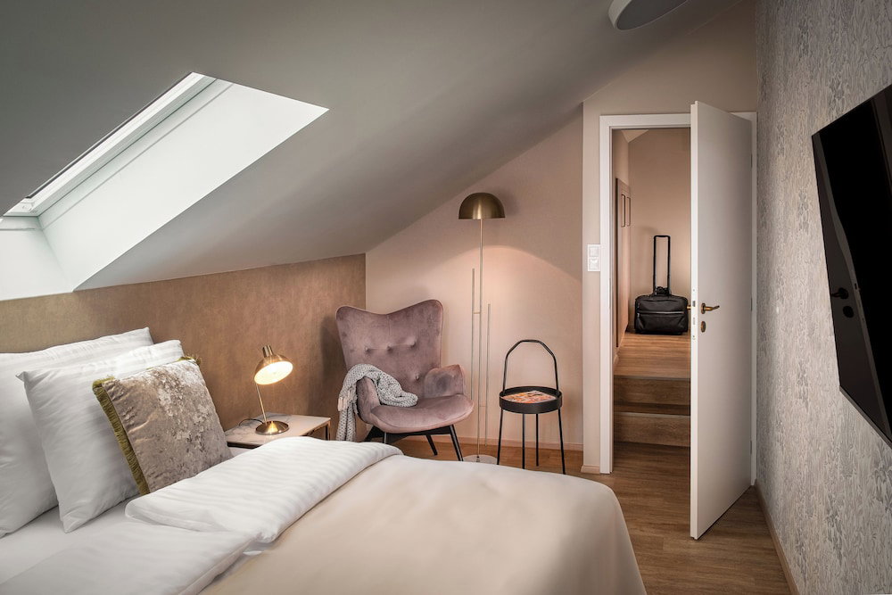 Theatre 9 Apartment By Adrez Living